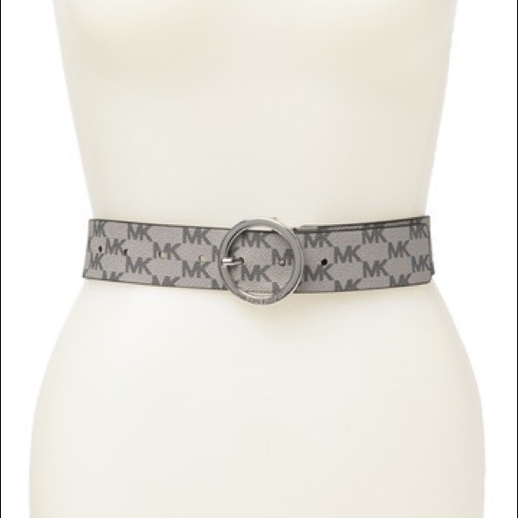 Michael Kors Leather Reversible Logo Belt - Picture 2 of 3